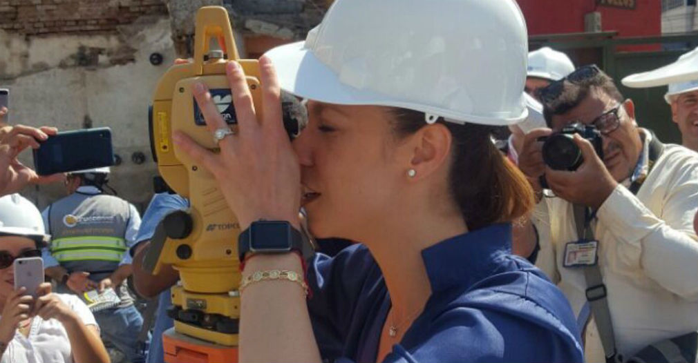 Durante la visita de la ministra María Claudia Lacouture, siempre hubo presencia de obreros.