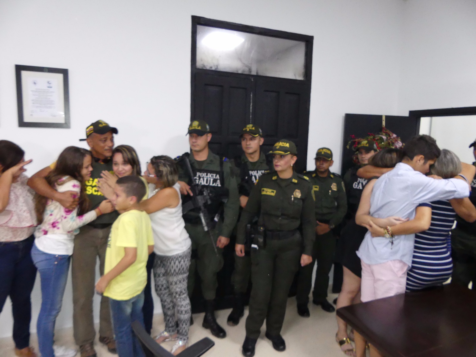 Las dos familias agradecieron a la Policía de Santa Marta por contribuir en la liberación.