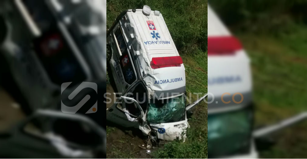 Así quedó la ambulancia accidentada. 