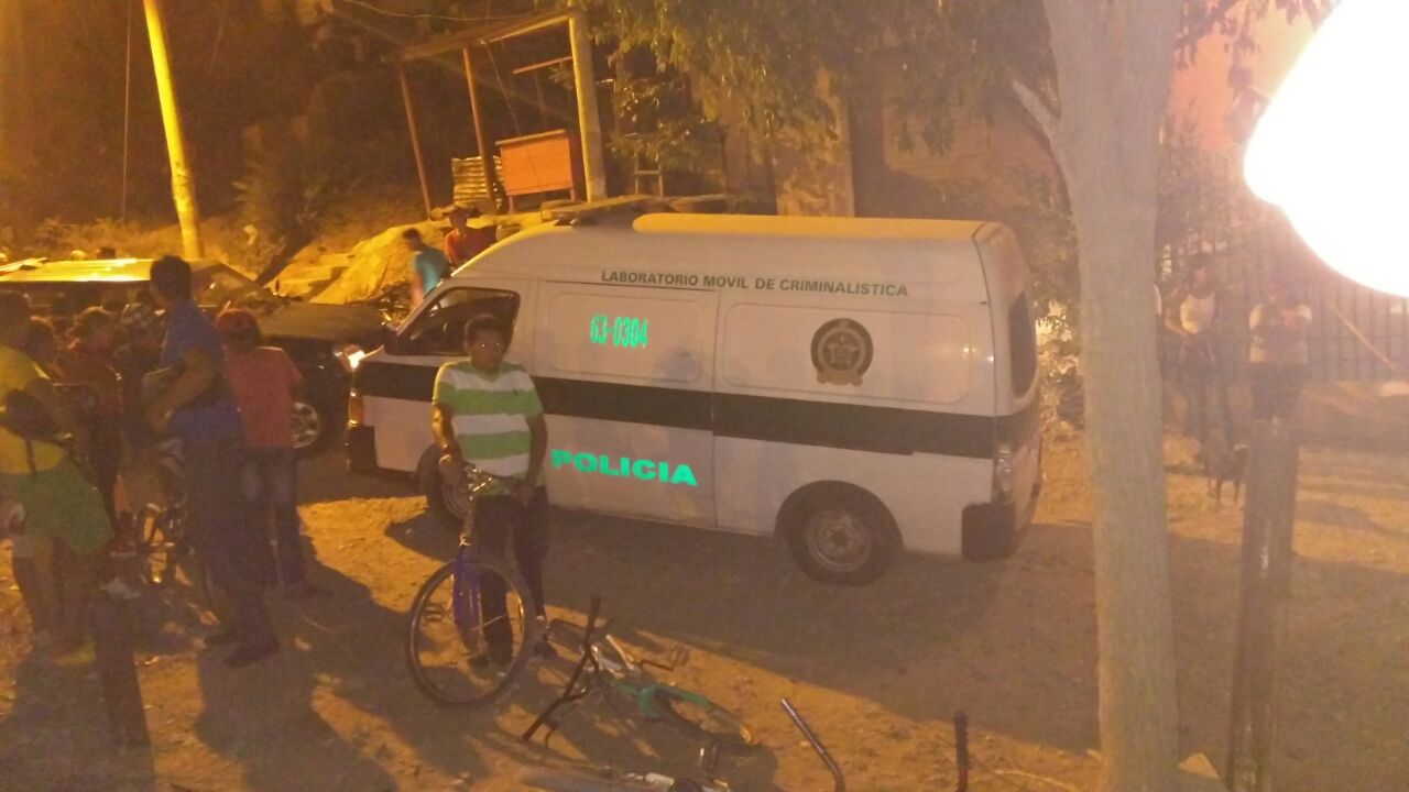 La Policía hizo presencia en el lugar, pero los presuntos homicidas ya habían huido. 