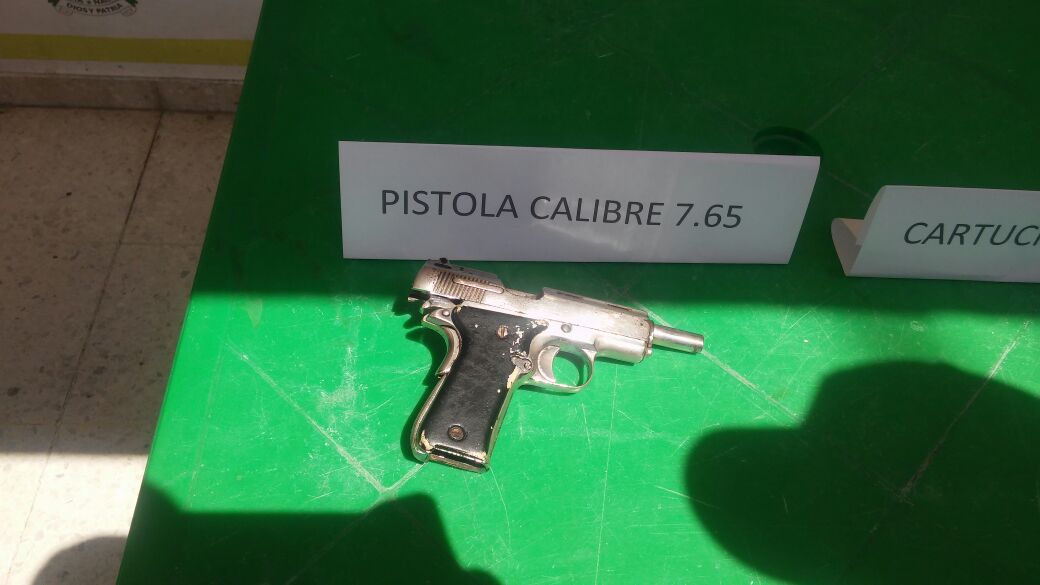 Con esta pistola calibre 7.65 mm fue herida la mujer en Ciénaga.