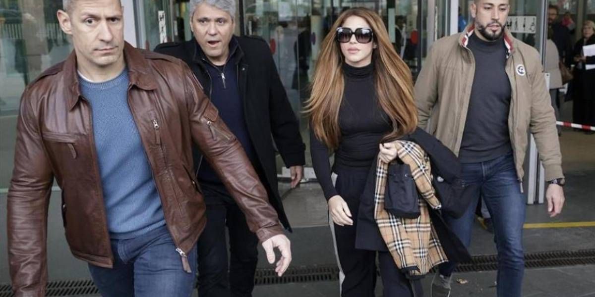 Twitter Shakira a su salida del juzgado de Barcelona tras firmar el acuerdo con Piqué