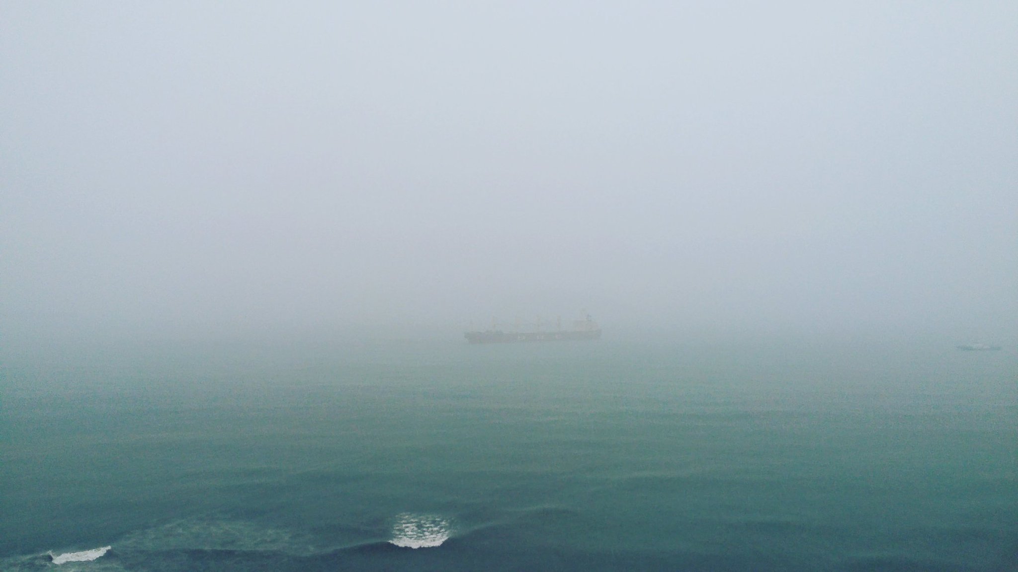 La lluvia era tal esta mañana, que el Morro no se alcanzaba a divisar desde la bahía.