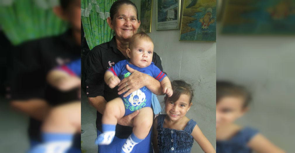 Concepción Martínez dedica su tiempo a estudiar y criar a sus nietos.