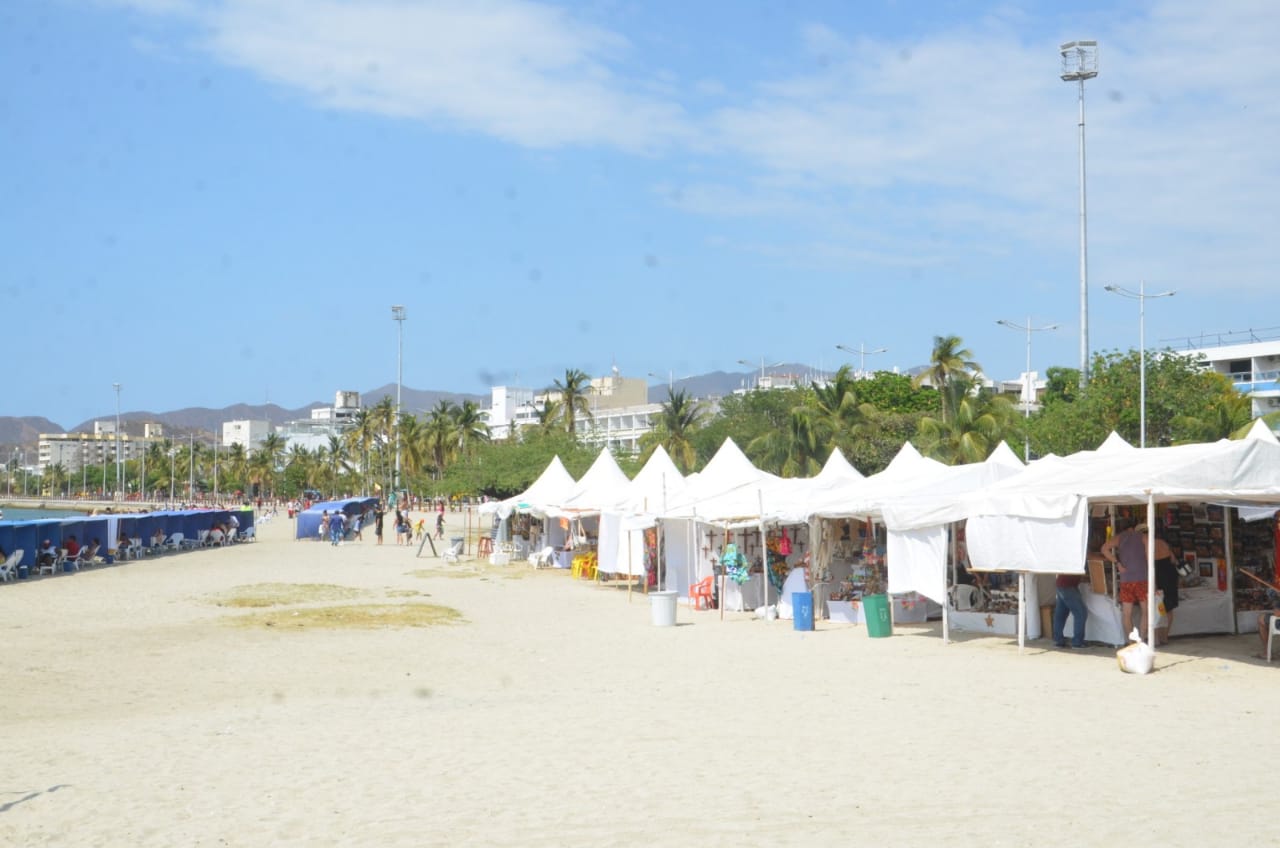 Feria en la playa.