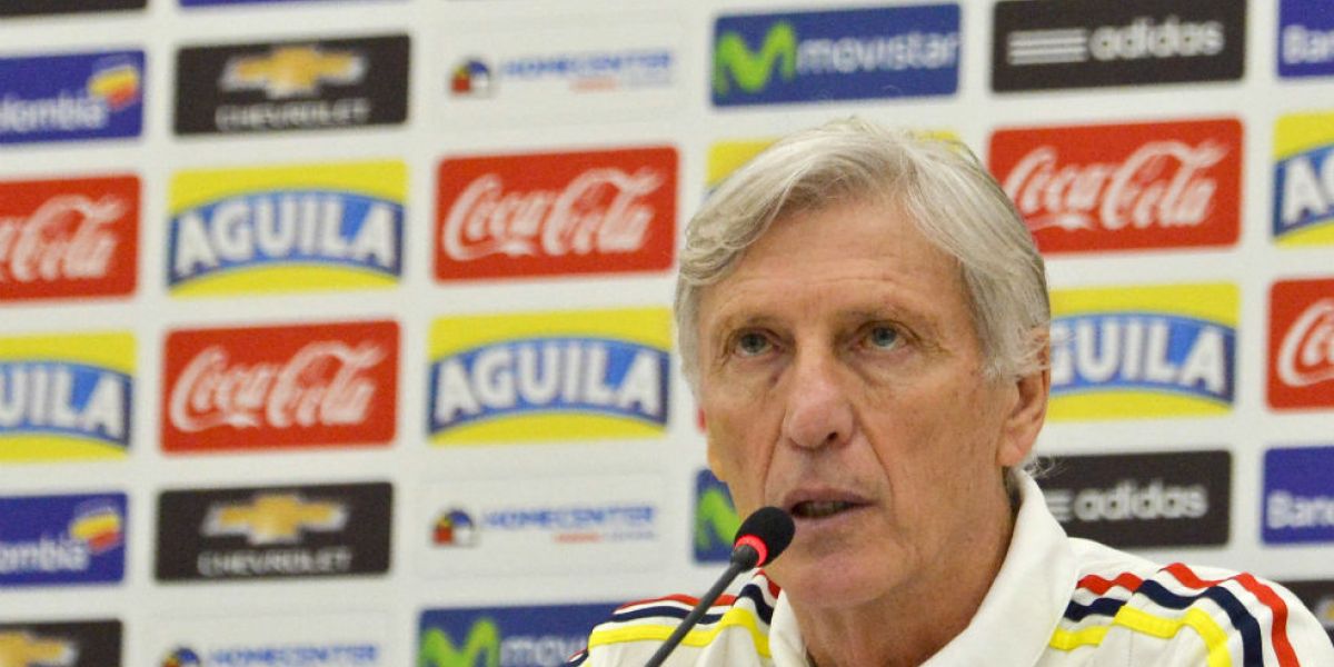 José Pékerman en rueda de prensa