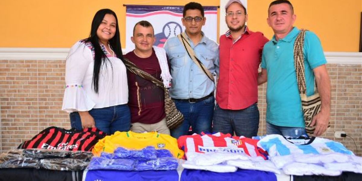 Alcaldía de Ciénaga Entrega de uniformes en Ciénaga