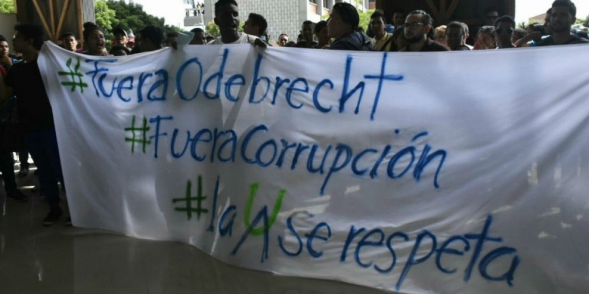 Zona Cero. Los estudiantes han impedido que se realice el evento.