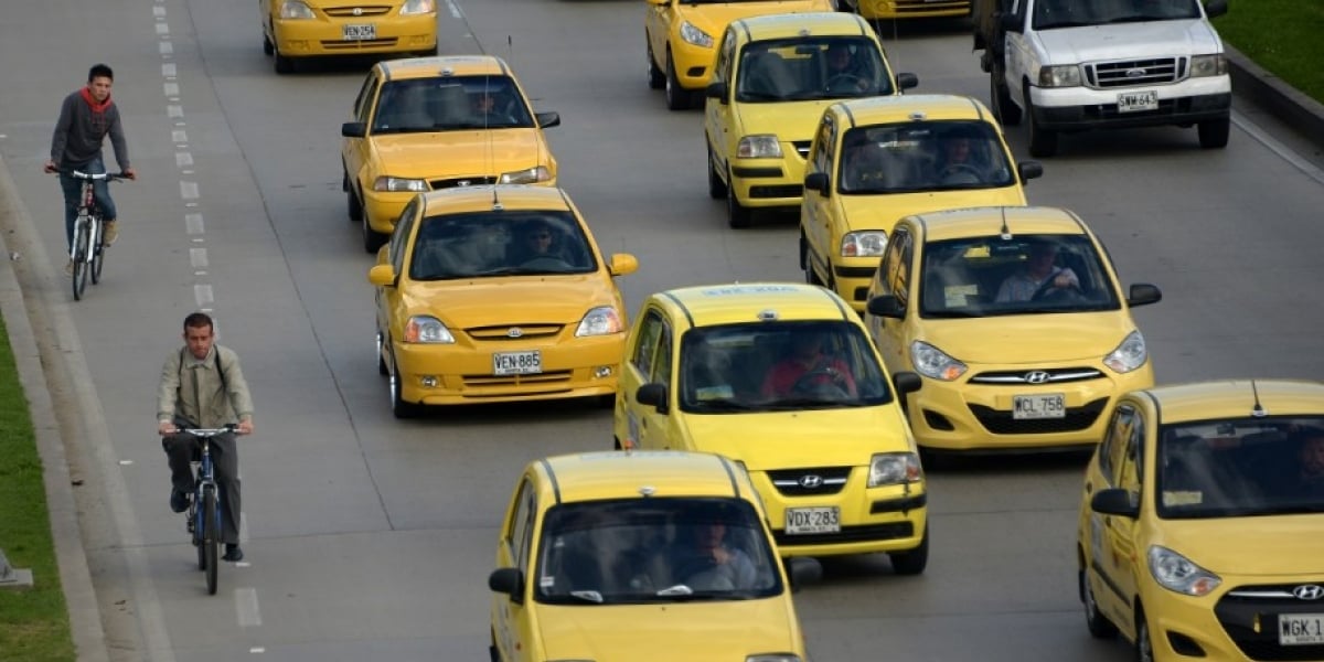 Archivo. Ahora en Bogotá los taxistas trabajarán con una plataforma tecnológica.