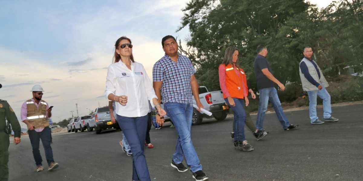 Rosa Cotes revisó los puntos pendientes de la doble calzada Ciénaga-Santa Marta.
