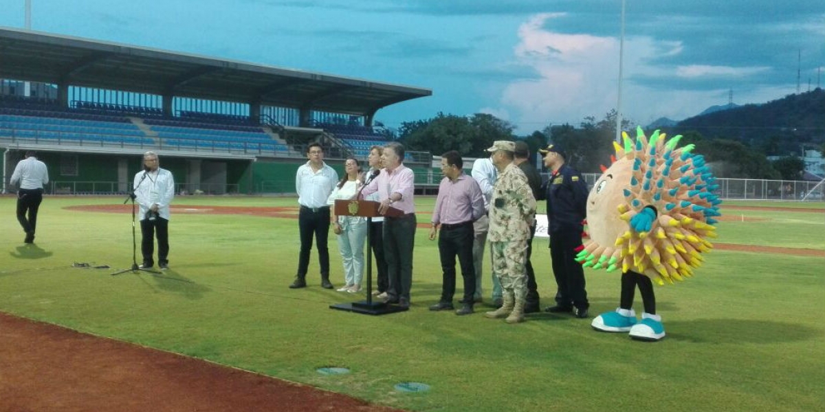 Seguimiento.co El presidente de la República, Juan Manuel Santos visitó los escenarios deportivos de los Bolivarianos.