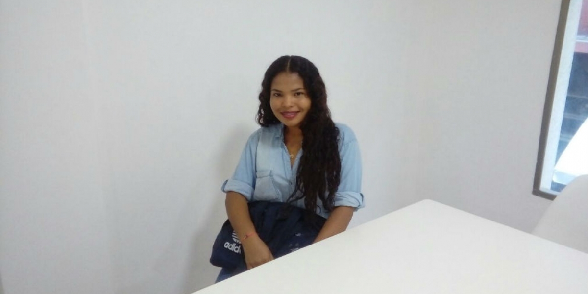 Seguimiento.co Ella es María José, quien ganó una beca otorgada por la Sociedad Portuaria.