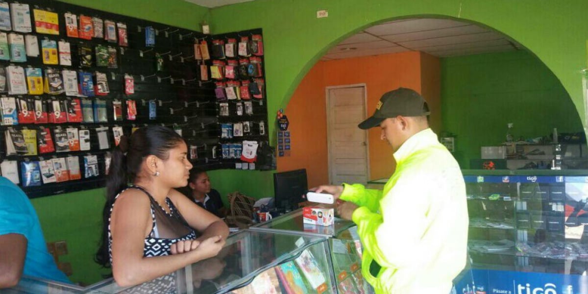 Policía del Magdalena Policía realiza campaña de prevención contra el hurto de celulares