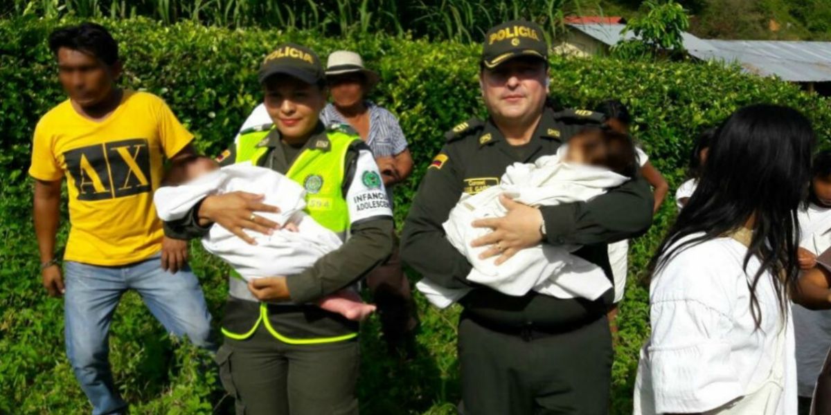 Cortesía Momento en el que rescatan a los menores.