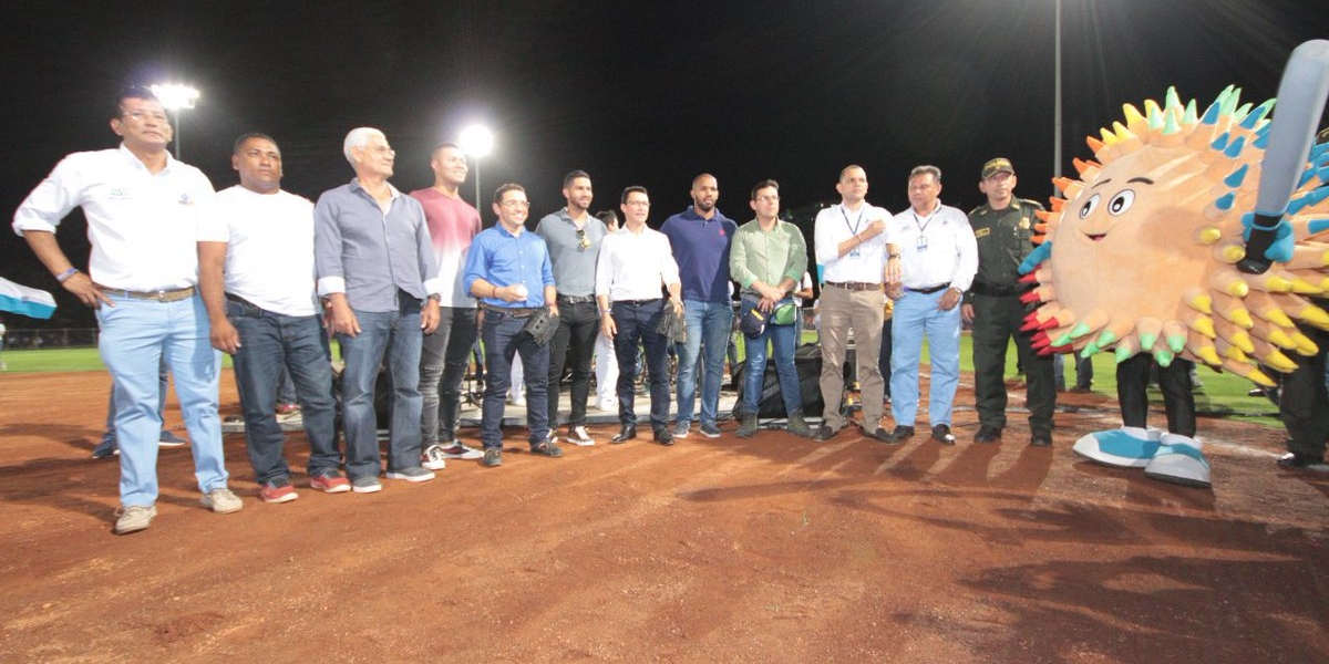 Twitter: @mrafael70 Una de las imágenes publicadas en la cuenta del Alcalde en la que se observa a Caicedo acompañando al mandatario en la inauguración de uno de los escenarios de los Juegos Bolivarianos.
