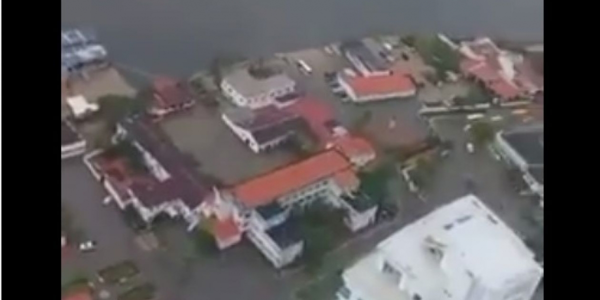 Zonacero.com Panorámica de Cartagena inundada.
