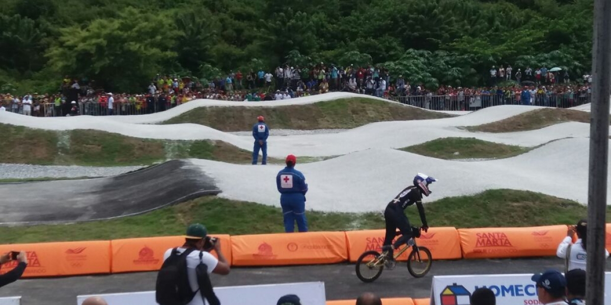 Seguimiento.co Mariana Pajón, doble campeona olímpica ganó oro en Santa Marta.