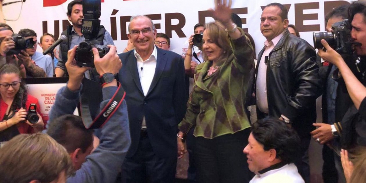 @DeLaCalleHum Humberto De la Calle saluda a sus copartidarios tras conocer los resultados.
