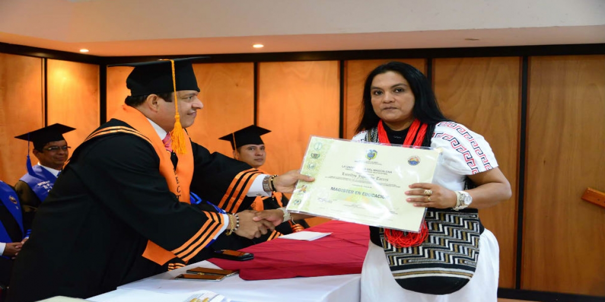 Unimgadalena hace historia al graduar a la primera mujer arhuaca como Magíster en Educación