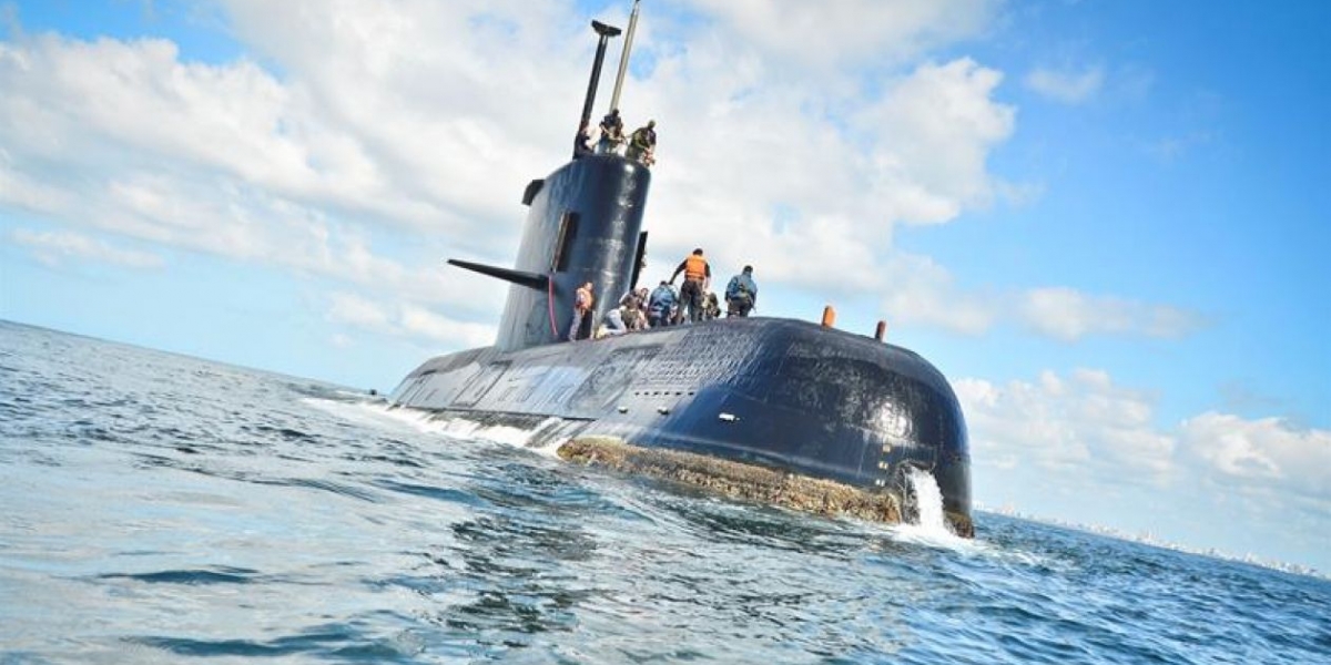  El submarino desapareció la semana pasada.