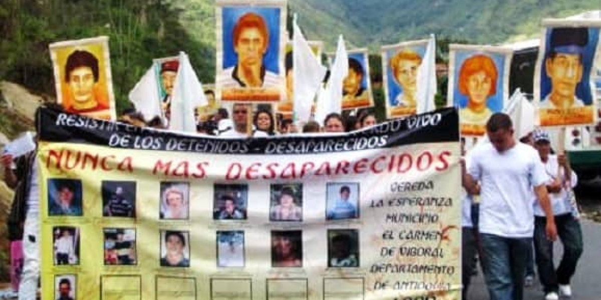 Verdad Abierta Manifestación por los desaparecidos de la vereda La Esperanza.