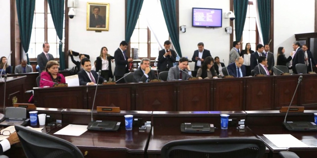 Zonacero.com Sesión de la Comisión Primera del Senado de la República.