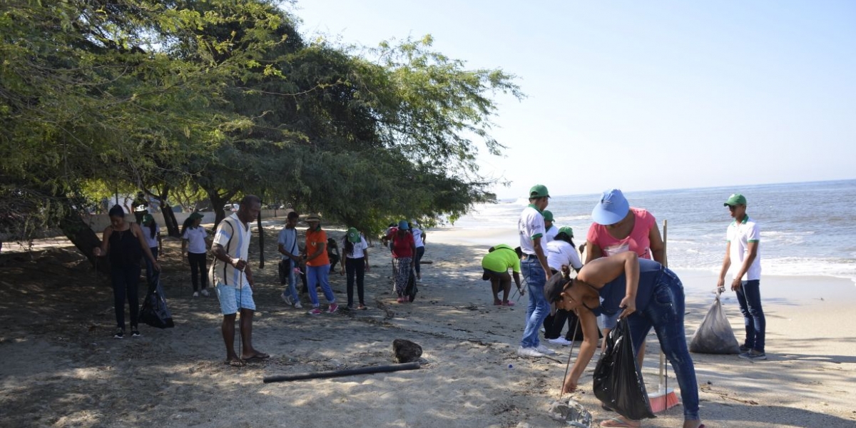 Alcaldía Santa Marta Las principales autoridades de la ciudad estuvieron involucradas en la limpieza.