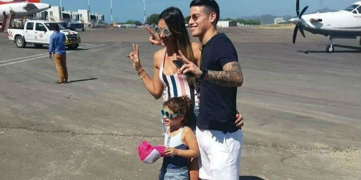 Redes sociales. James Rodríguez y Daniela Ospina junto a su hija Salome.