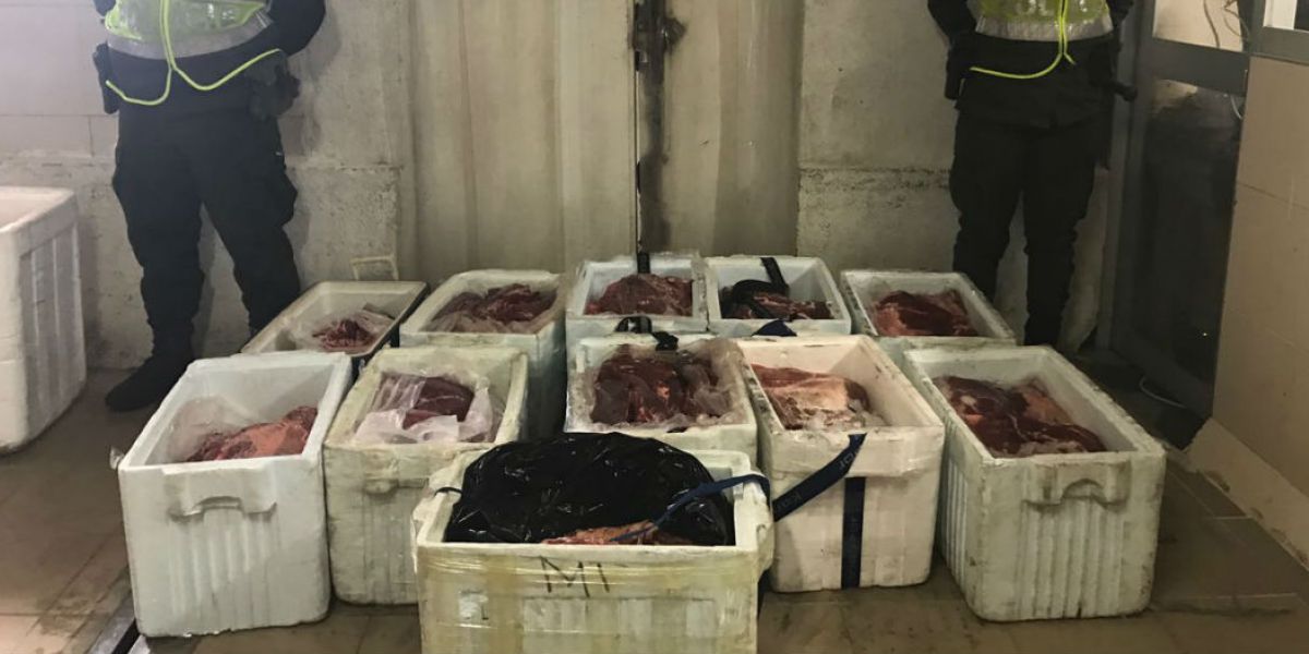Policía Nacional Autoridades evitaron que 17 toneladas de carnes ingresaran al departamento de manera ilegal.