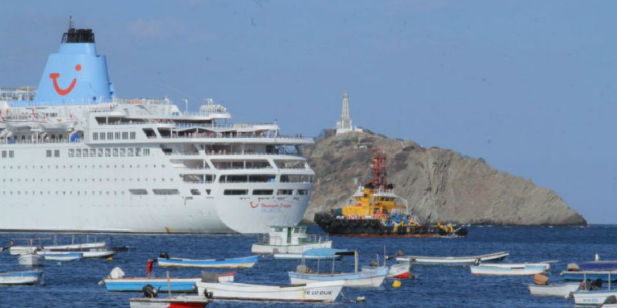 Crucero arribando a Santa Marta.