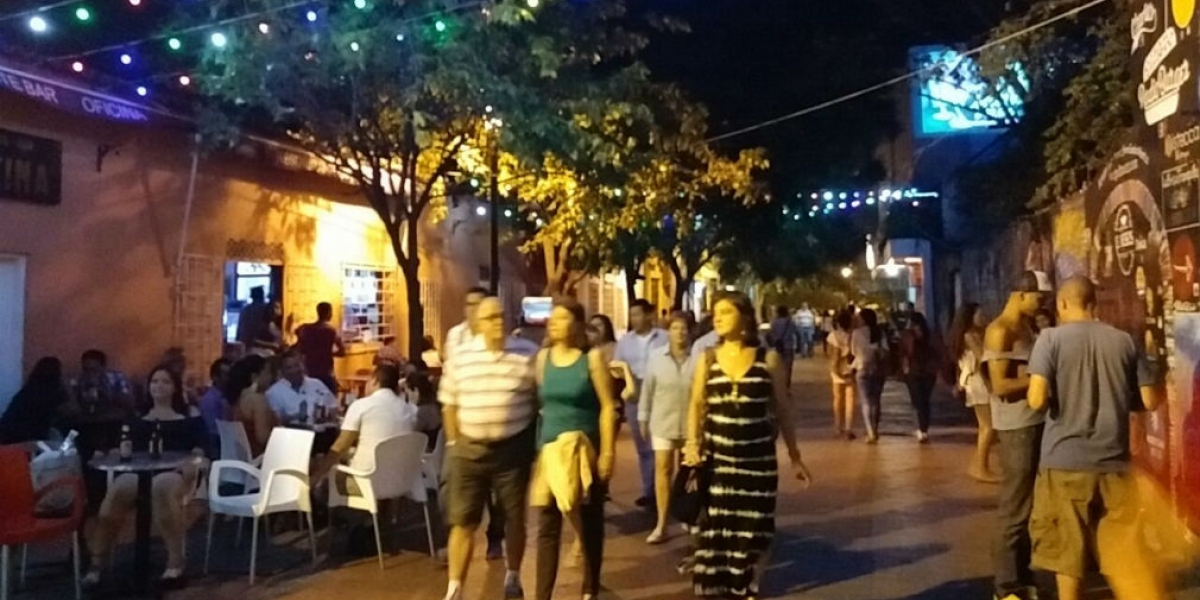 Seguimiento.co La vida nocturna regresó al parque de los Novios.