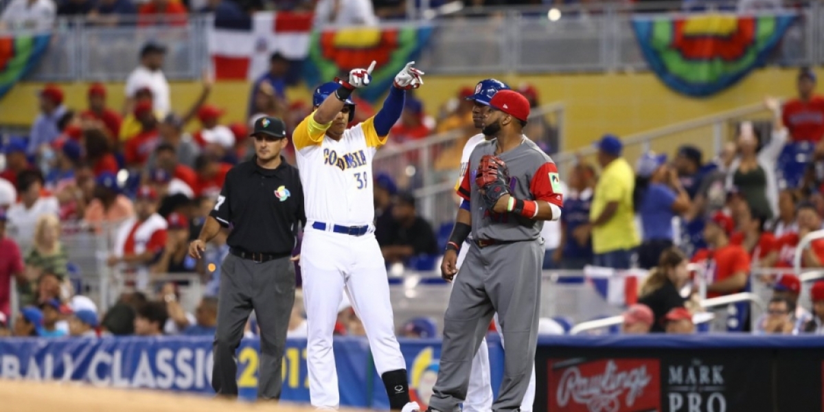 MLB Giovanni Urshela, tras empujar una carrera de Rodríguez.