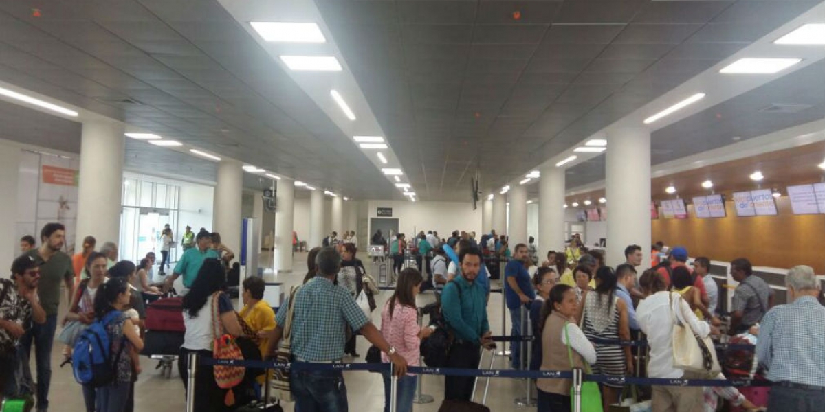 Seguimiento.co Las vacunas serán solicitadas en el chequeo de maletas o al momento de abordar el avión.