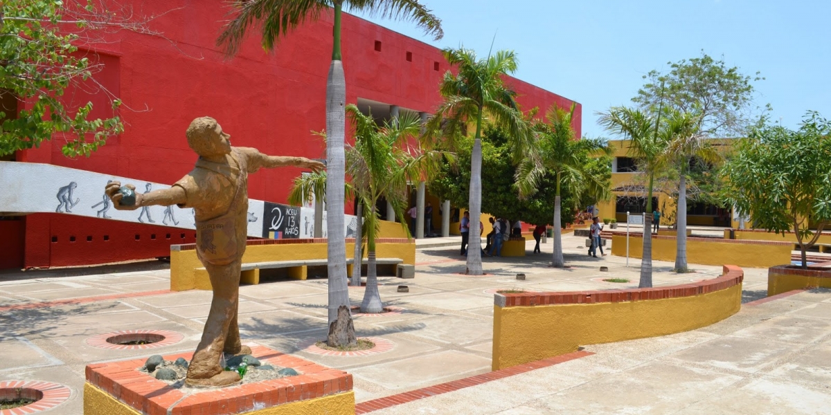 Archivo Fachada de la Universidad de la Guajira.