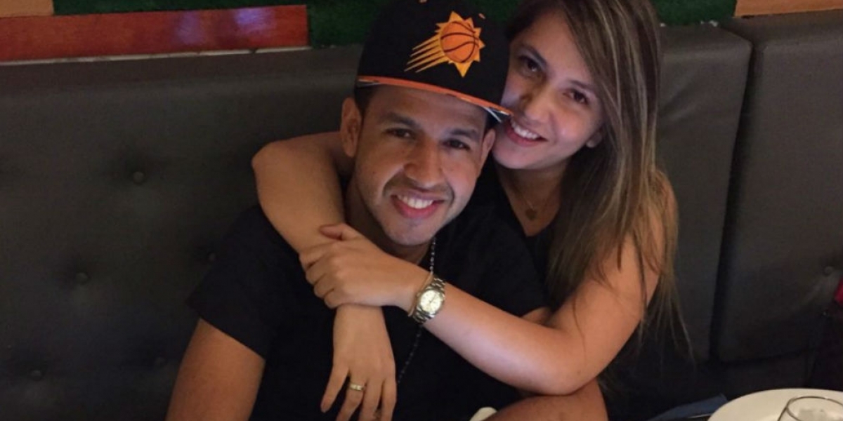 Dayana Jaimes junto a su esposo Martín Elías.