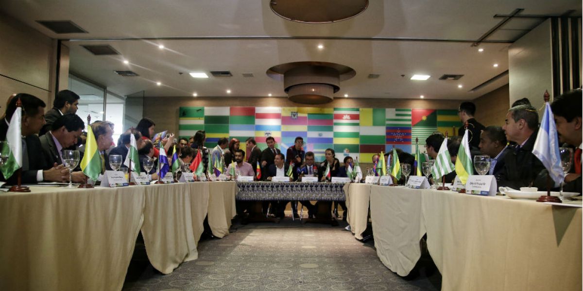 Los gobernadores de Colombia reunidos de forma extraordinaria en Bogotá.