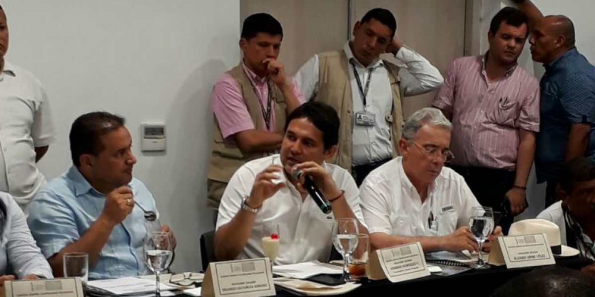 Seguimiento.co Senador Honorio Henríquez, durante la intervención en la sesión.