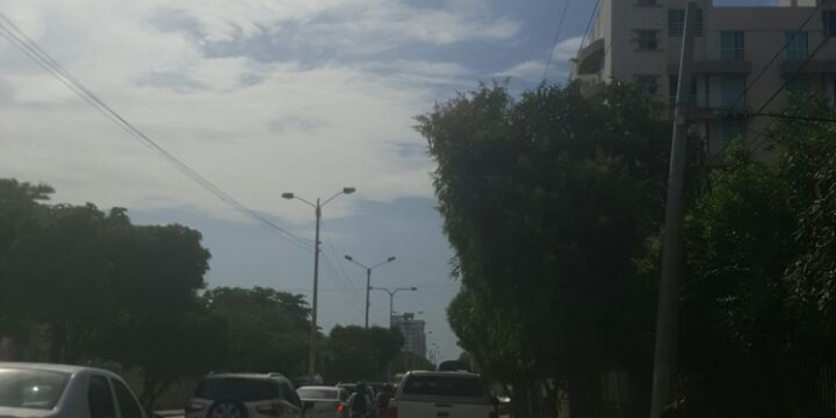 Seguimiento.co La protesta ha generado congestión véhicular en este sector de Santa Marta