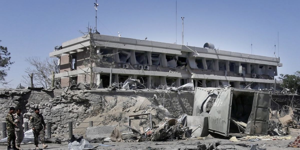 El atentado ocurrió en una zona de alta seguridad de Kabul cerca del Palacio Presidencial de Afganistan.