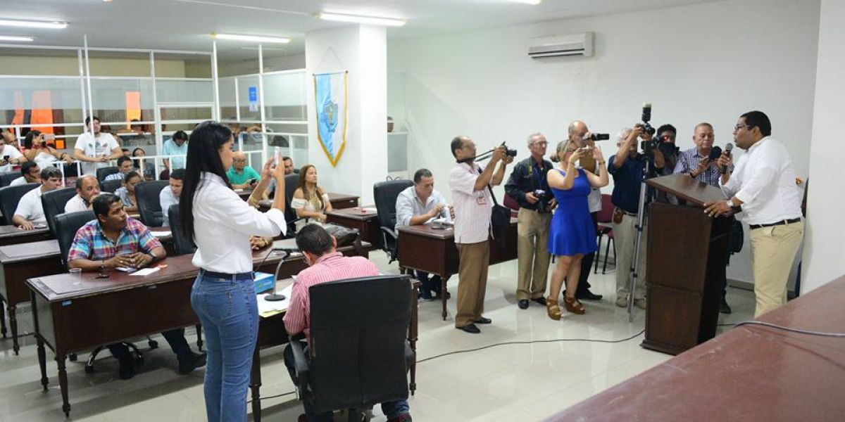 Cortesía Federico Díaz Edilson Palacio mientras se dirigía a los cabildantes en el recinto del Concejo Distrital.