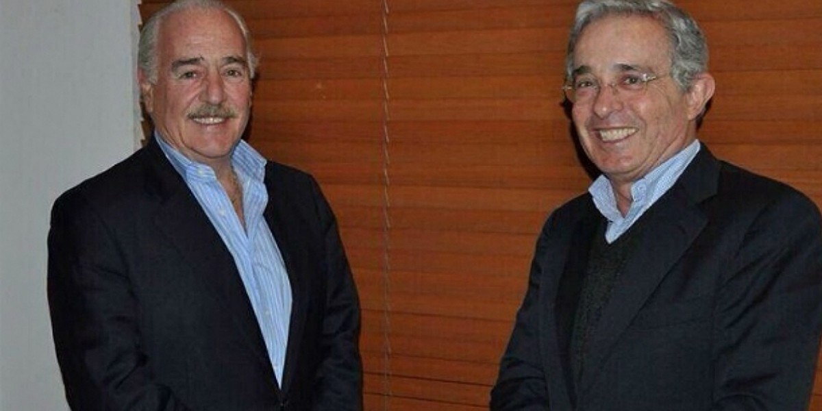Foto: Archivo Semana Uribe y Pastrana eran políticamente lejanos, pero limaron asperezas y lograron acercarse especialmente luego del 2 de octubre.
