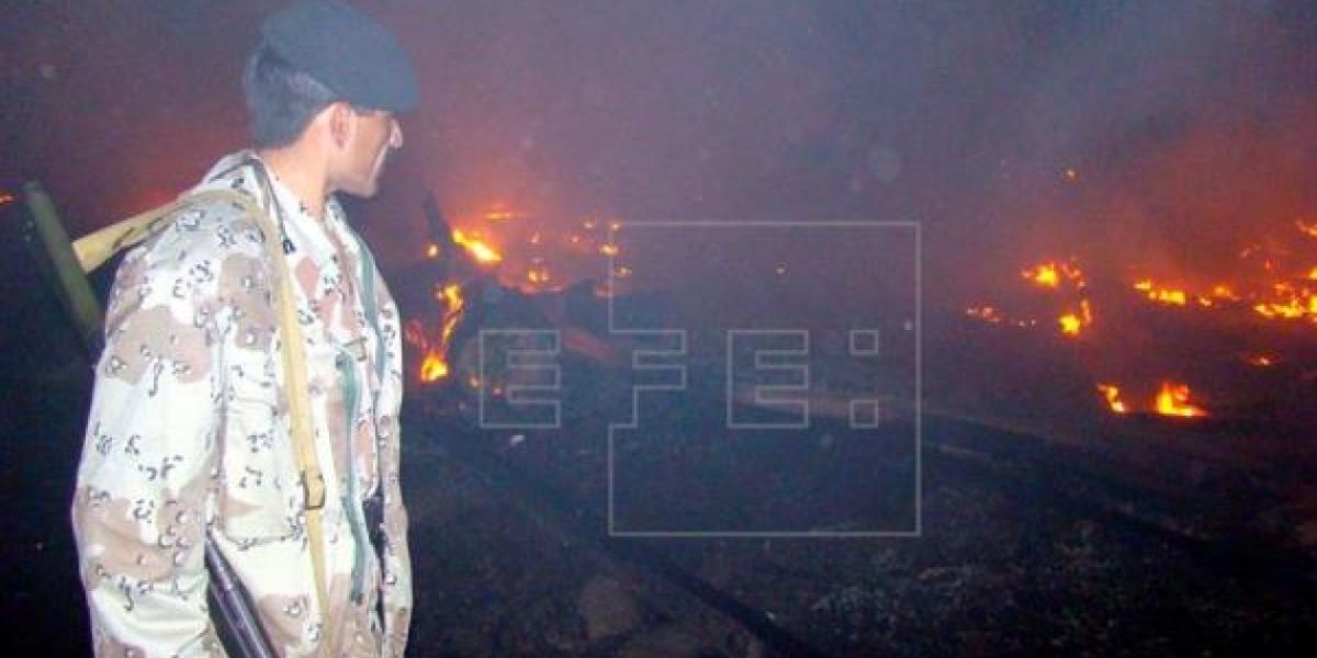 Foto: EFE. Seguridad de Pakistán en el sitio de la emergencia.