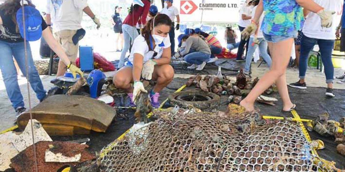 Foto: Alcaldía de Santa Marta. En la II gran Jornada de Limpieza Submarina “Todos unidos por el mar” fueron recolectadas 3.5 toneladas de basuras.