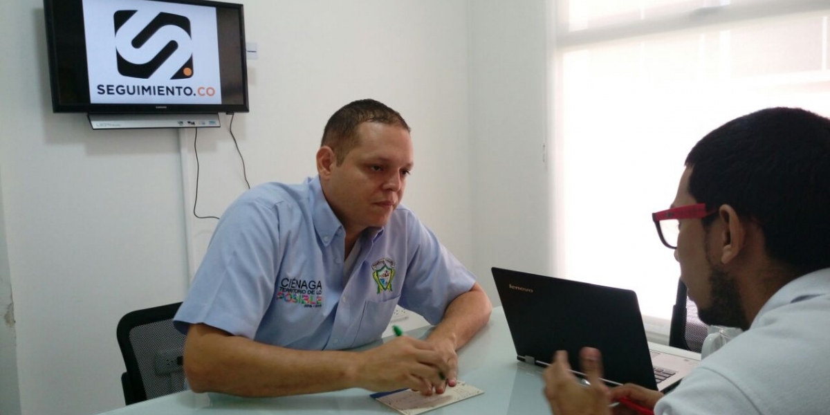 Seguimiento.co Edgardo Pérez, alcalde de Ciénaga, en entrevista con Seguimiento.co