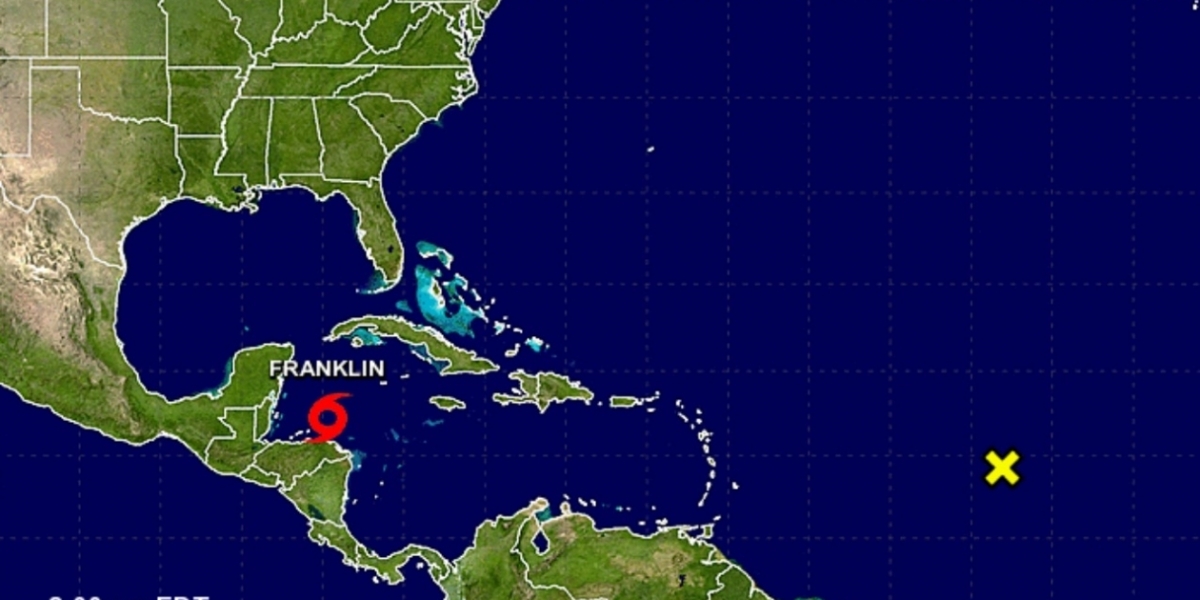 Los expertos del NHC prevén que Franklin se fortalezca a su paso por aguas del Caribe. 