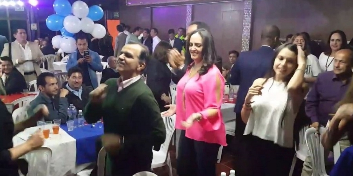 Oscar Ivan Zuluaga bailando