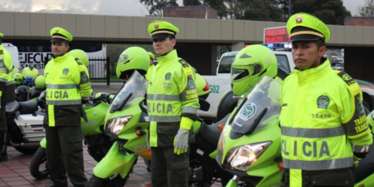 Zonacero.com Policía está atento a lo que sucede en las entradas y salidas de las vías más importantes de Colombia.