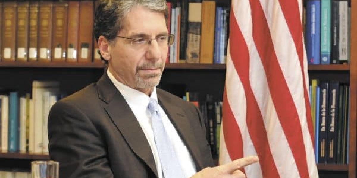 Kevin Whitaker, embajador en Colombia 