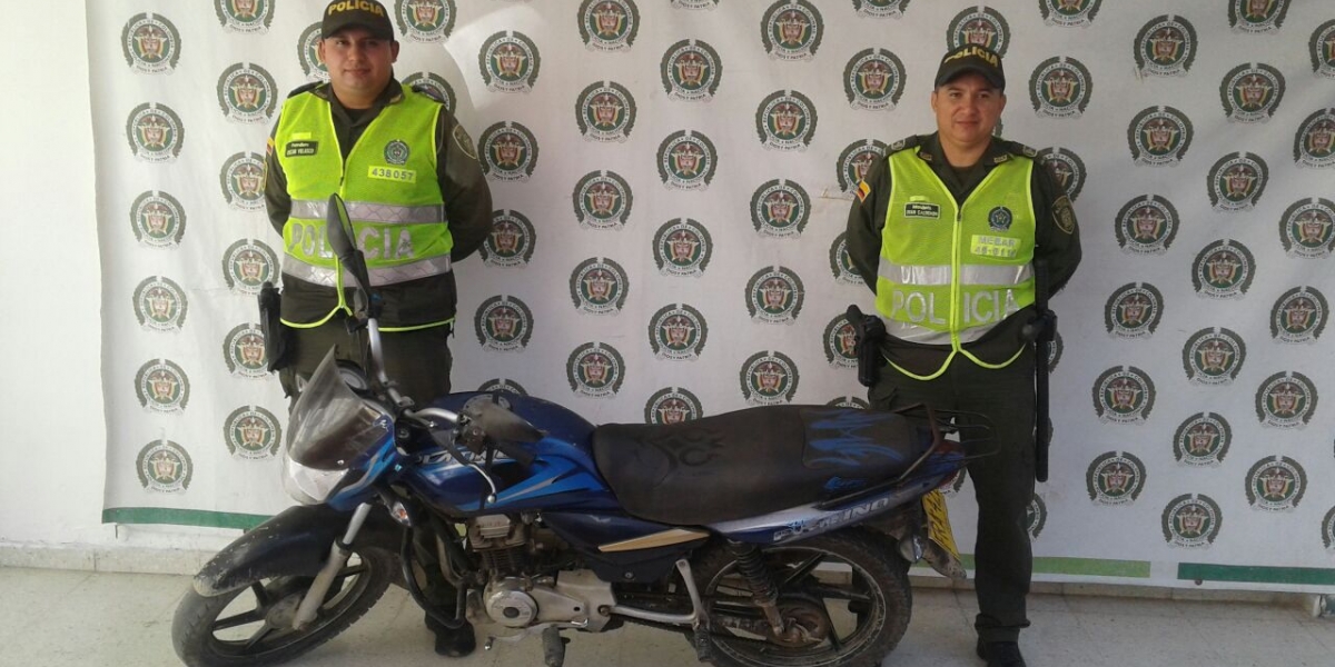 Policía Metropolitana de Santa Marta. Motocicleta recuperada por la Policía en Ciénaga.