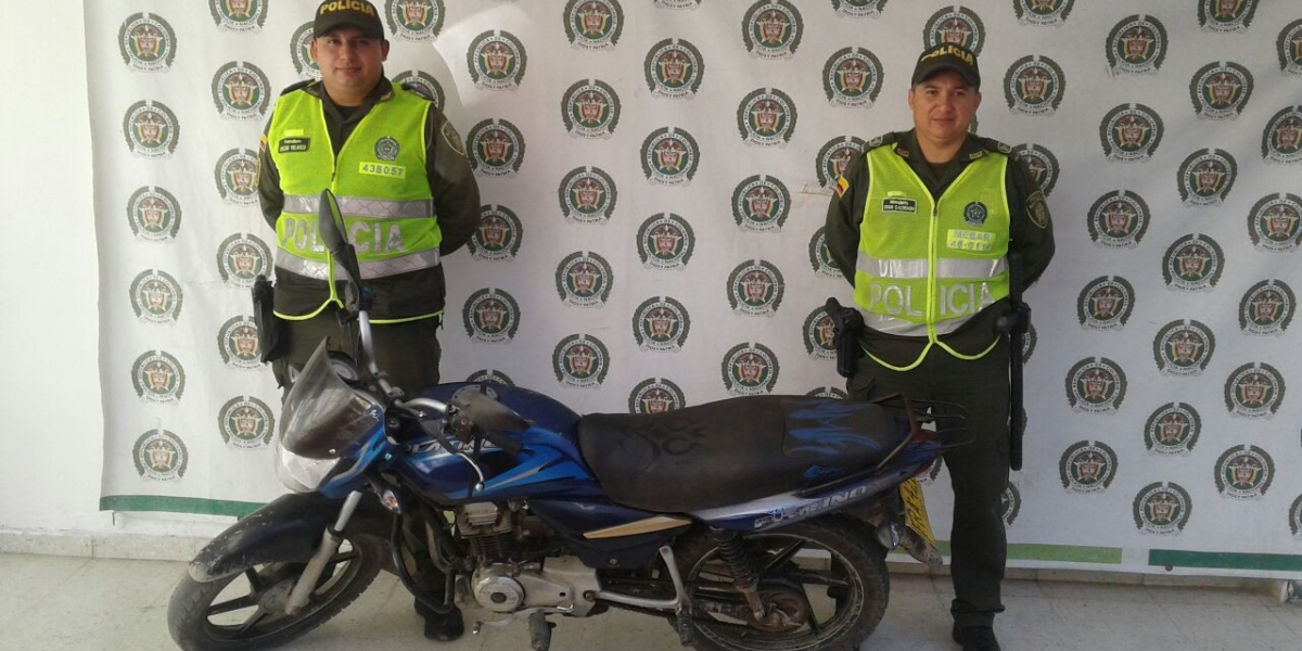 Motocicleta recuperada por la Policía en Ciénaga.